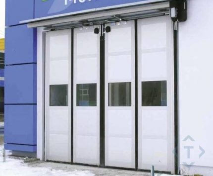 Складные ворота DoorHan для автомойки