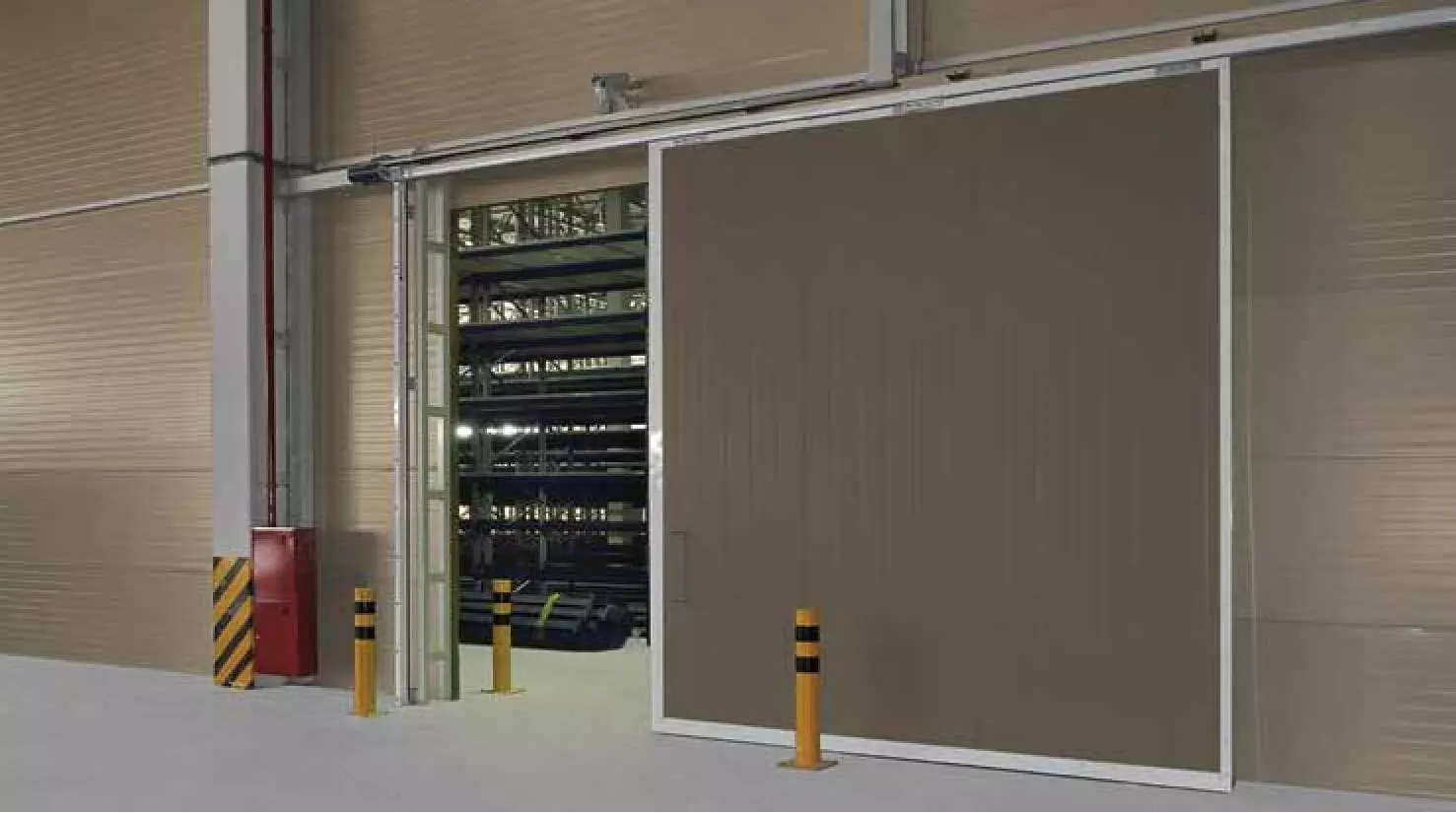 Коричневые откатные ворота для завода ПВО-5