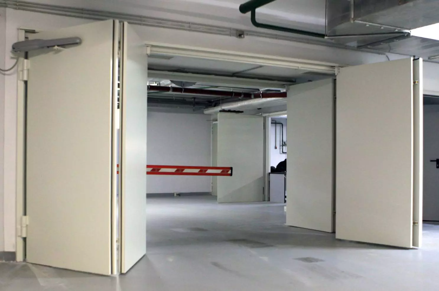 Противопожарные складные секционные ворота EI 90 ПВ90-4